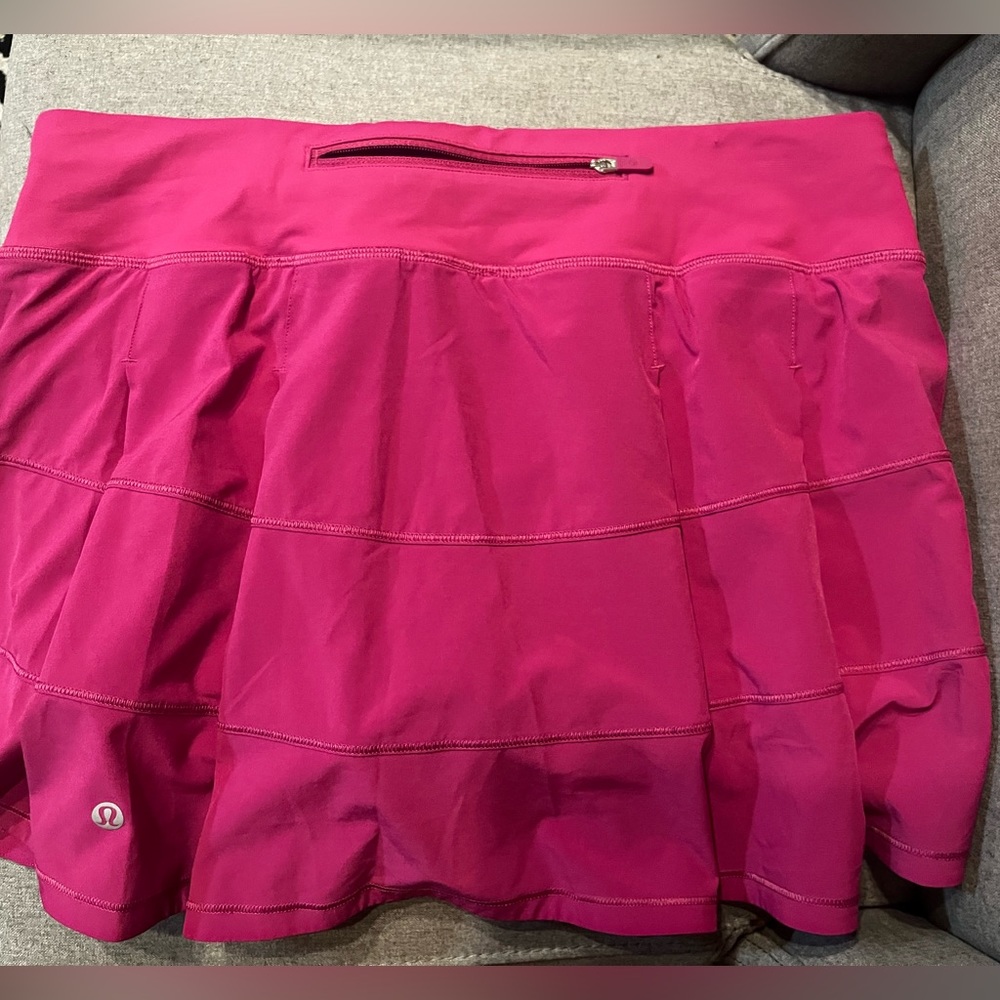Lululemon size 8 shirt great condition